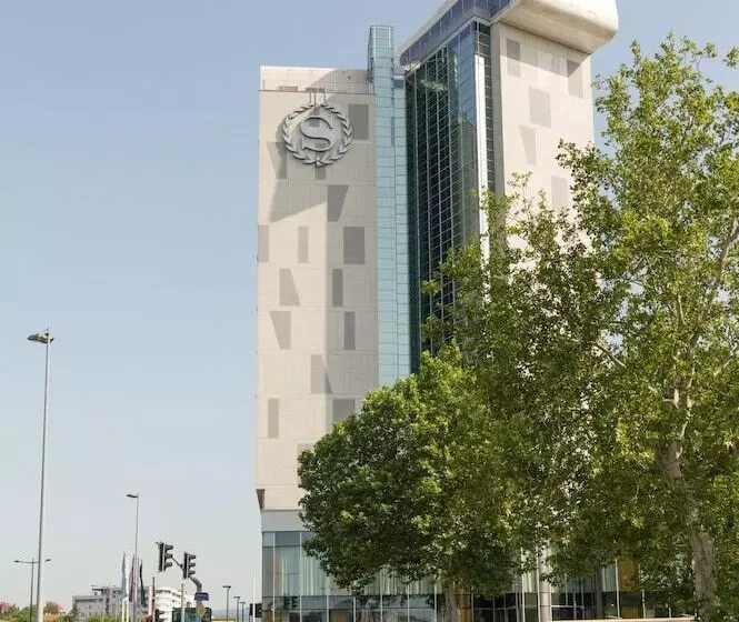 هتل Sheraton Novi Sad