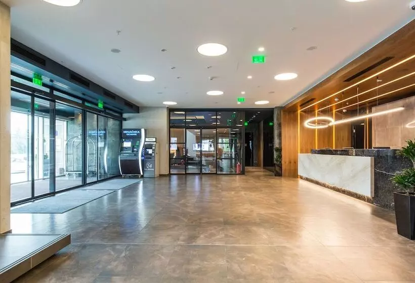 هتل Sheraton Novi Sad