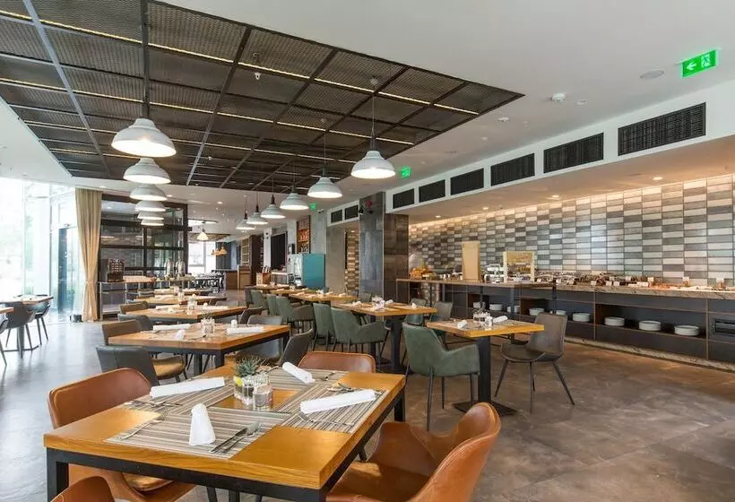 هتل Sheraton Novi Sad