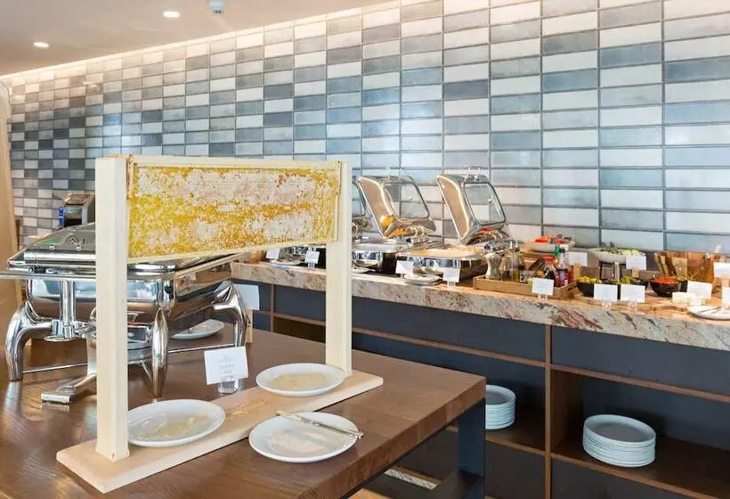 هتل Sheraton Novi Sad