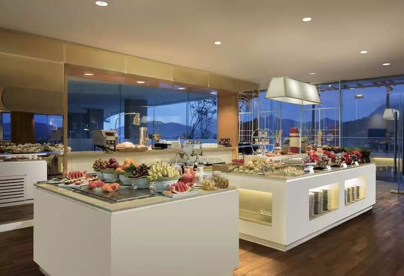 ホテル Swissbelinn Singkawang