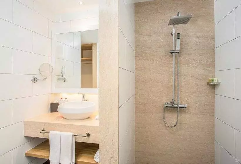 ホテル Swissbelinn Singkawang