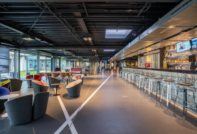 V8 Hotel Köln At Motorworld