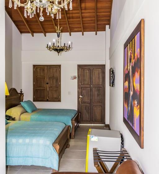 בית מלון כפרי Y Centro De Convenciones La Extremadura