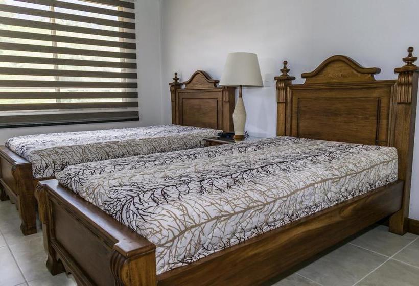 בית מלון כפרי Y Centro De Convenciones La Extremadura