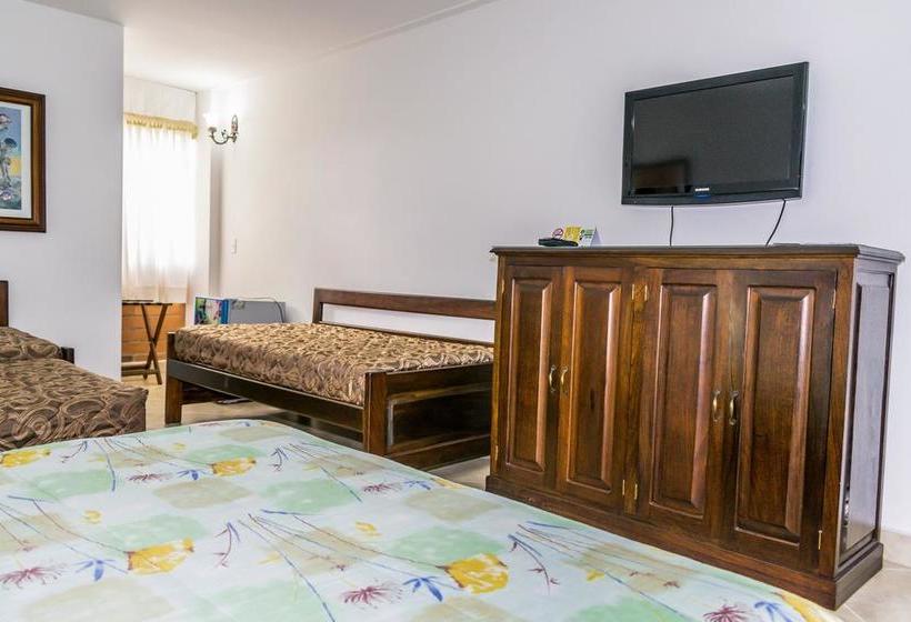 בית מלון כפרי Y Centro De Convenciones La Extremadura