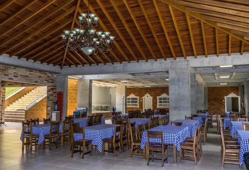 בית מלון כפרי Y Centro De Convenciones La Extremadura