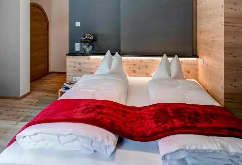 Hotelli Zollhaus St Jakob Im Defereggental