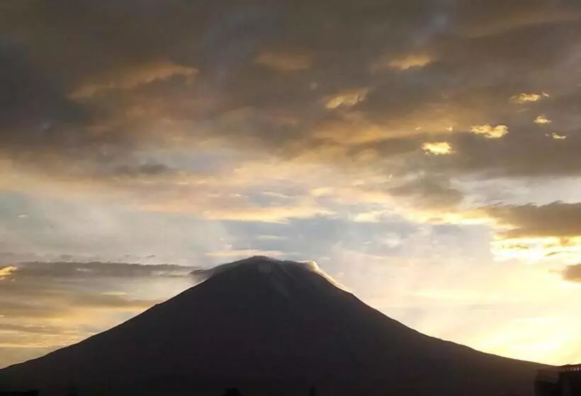 تختخواب و صبحانه Peru Swiss Hostel