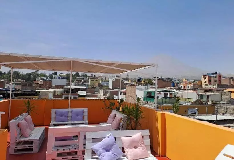 تختخواب و صبحانه Peru Swiss Hostel