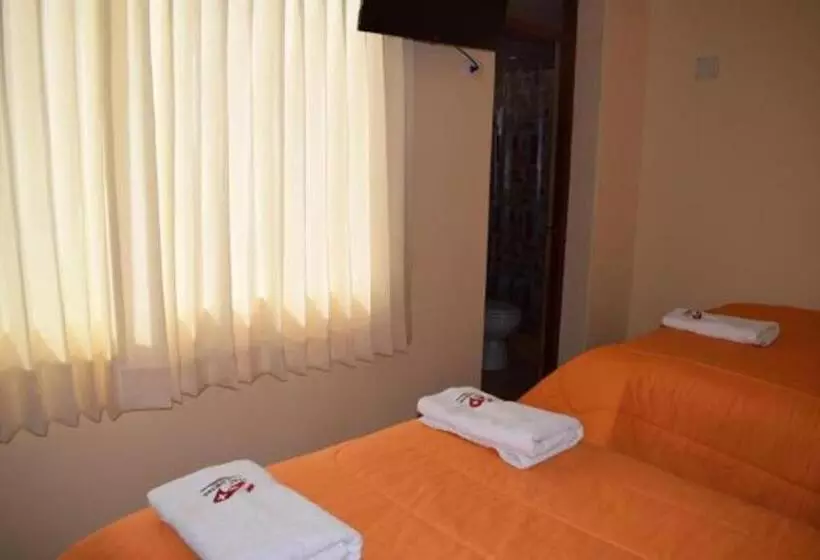 تختخواب و صبحانه Peru Swiss Hostel