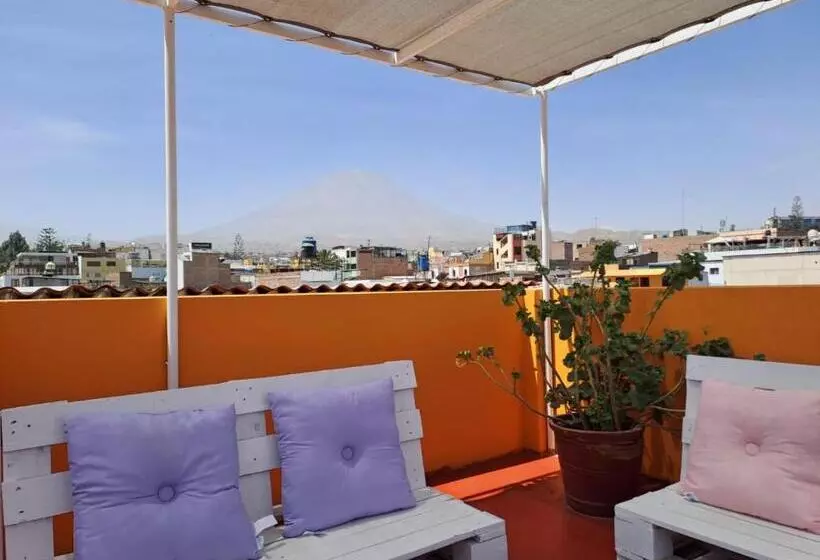 تختخواب و صبحانه Peru Swiss Hostel