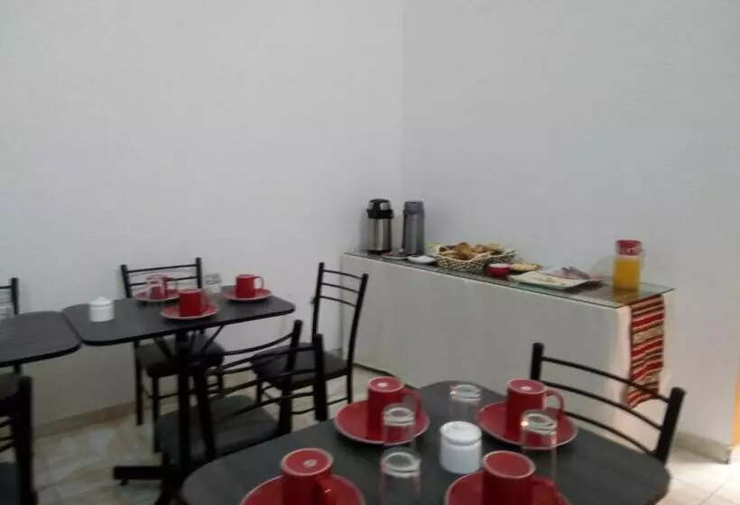 تختخواب و صبحانه Peru Swiss Hostel