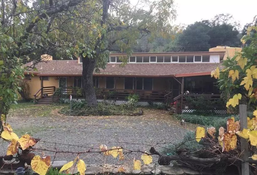 تختخواب و صبحانه Rustridge Ranch & Winery