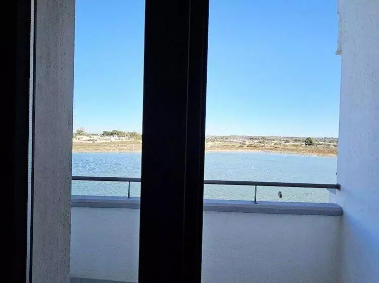 Hotelli Baia Del Cigno