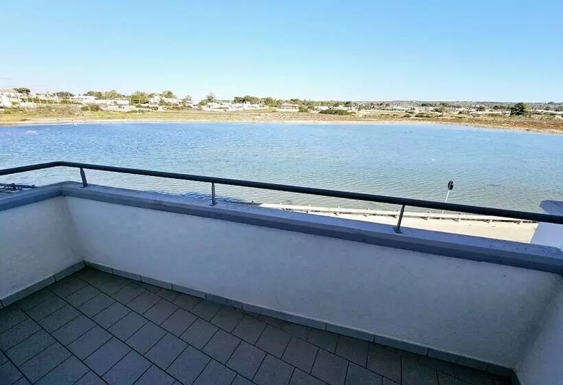 Hotelli Baia Del Cigno