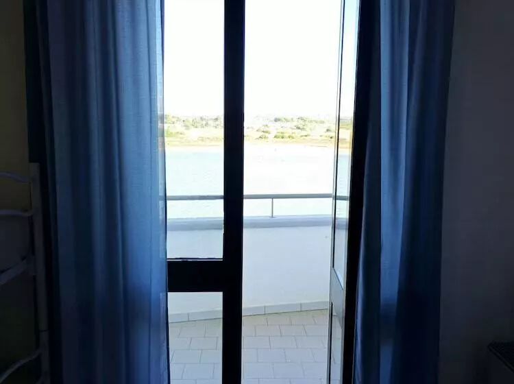 Hotelli Baia Del Cigno