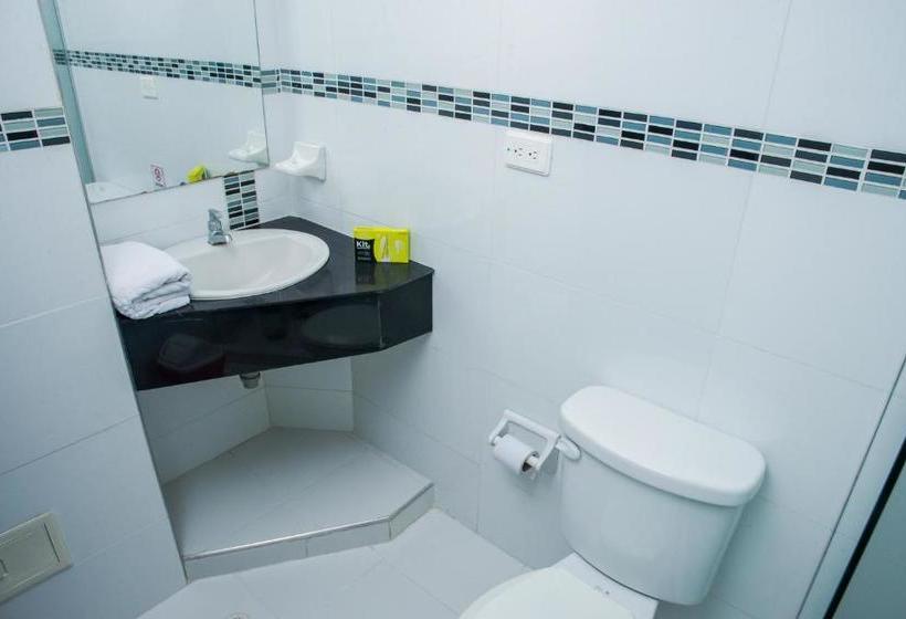 호텔 Ayenda 1315 Candiac