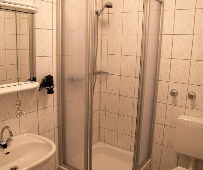 فندق Haus Kastanienhof