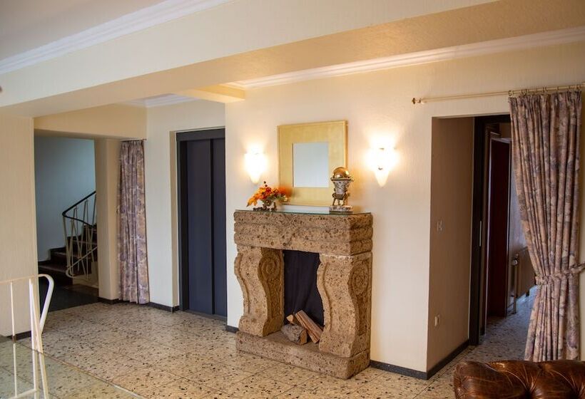 فندق Haus Kastanienhof