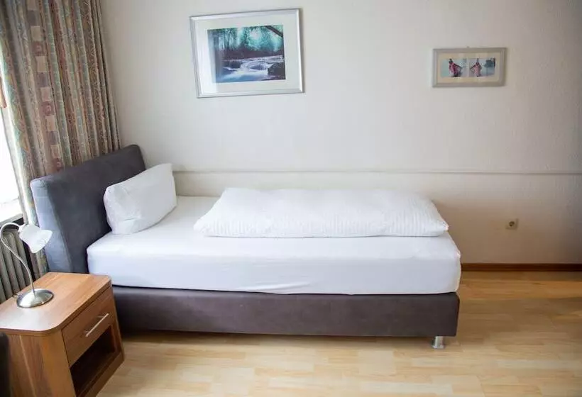 Hotelli Haus Kastanienhof