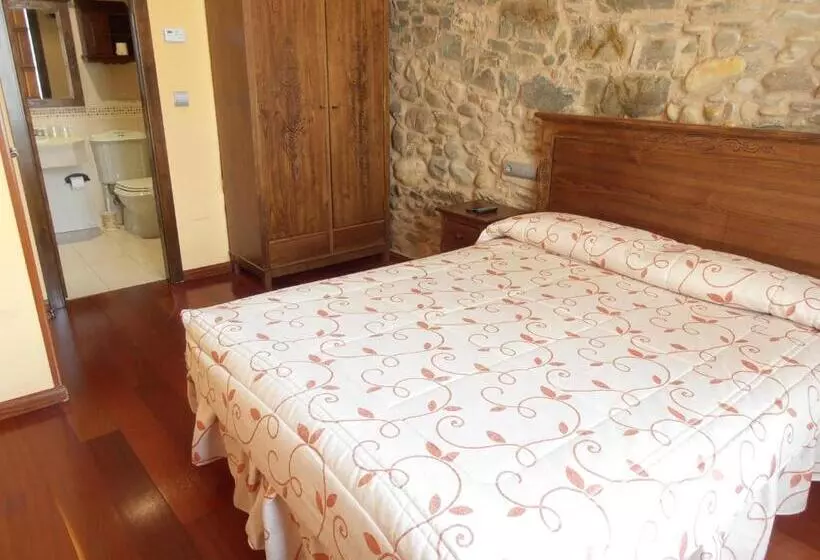 Hotelli Hostal Virgen De La Encina