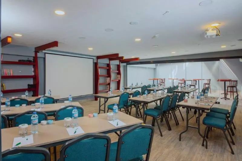 ホテル Ibis Styles Istanbul Bomonti