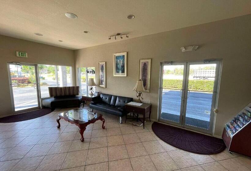 ホテル Rodeway Inn