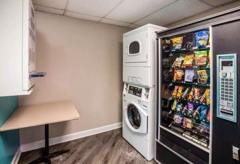 ホテル Travelodge By Wyndham Houston Hobby Airport