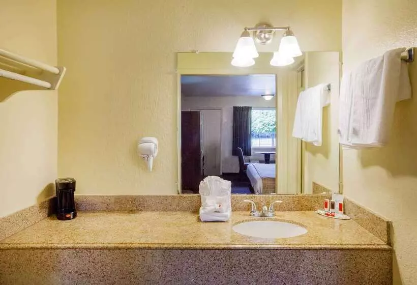 ホテル Travelodge By Wyndham Houston Hobby Airport