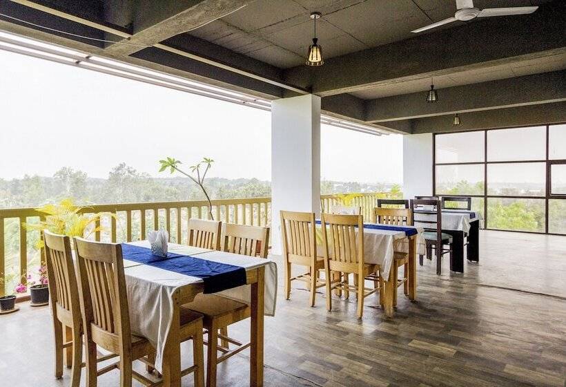 Fabhotel Iwe Studio Yelahanka