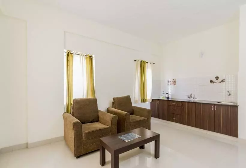 Fabhotel Iwe Studio Yelahanka