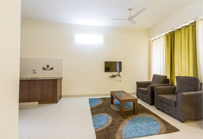 Fabhotel Iwe Studio Yelahanka