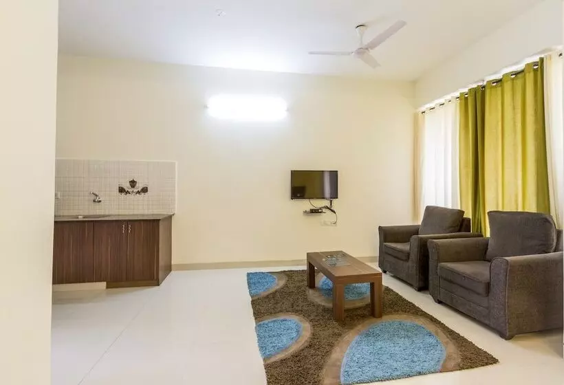 Fabhotel Iwe Studio Yelahanka