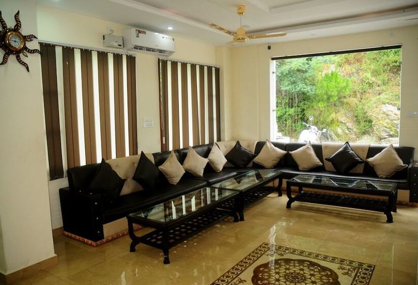 בית מלון כפרי Treebo Anjukul