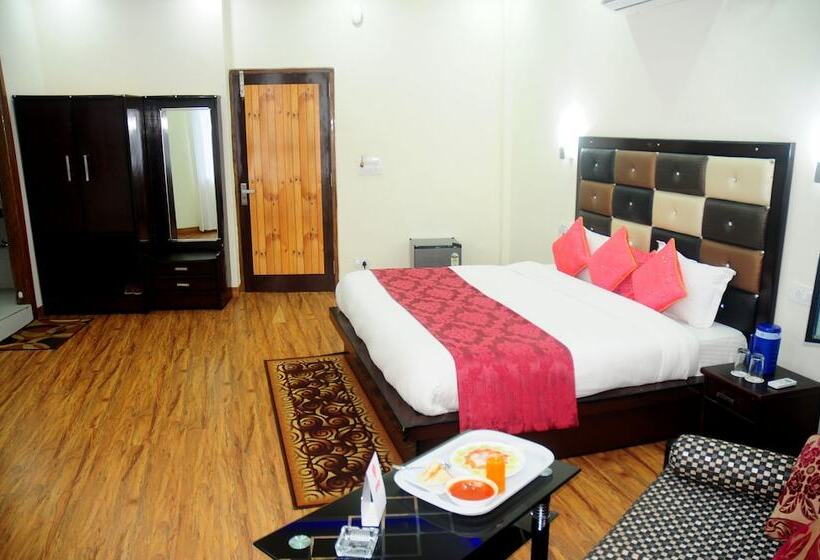 בית מלון כפרי Treebo Anjukul