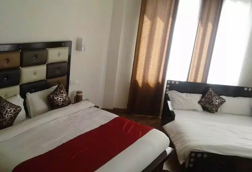 Hotelli Treebo Anjukul