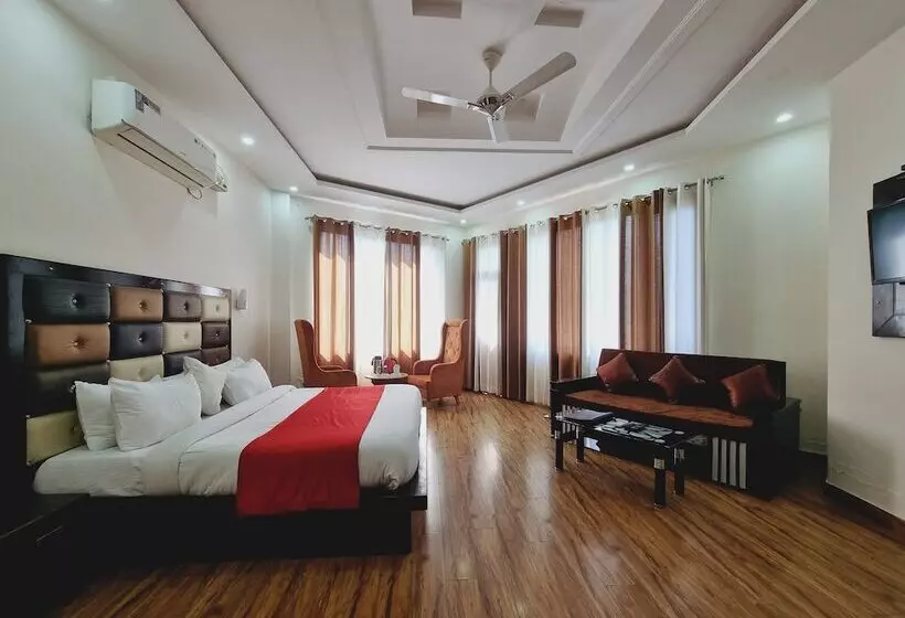 Hotelli Treebo Anjukul