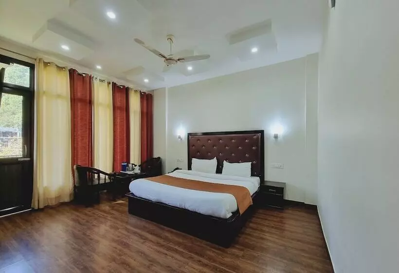 Hotelli Treebo Anjukul
