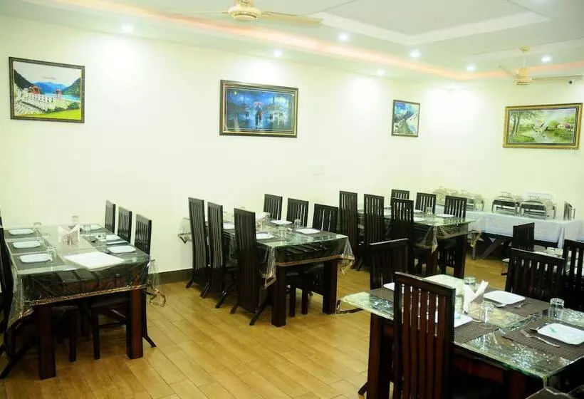 Hotelli Treebo Anjukul