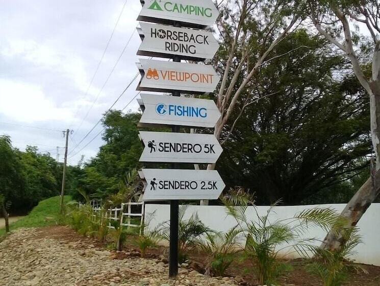 هتل Jardines Del Paraiso