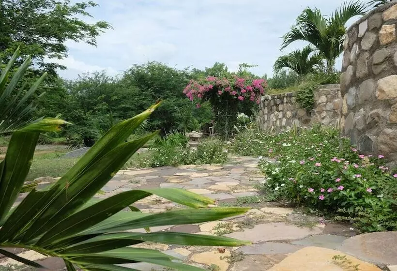 Hotelli Jardines Del Paraiso