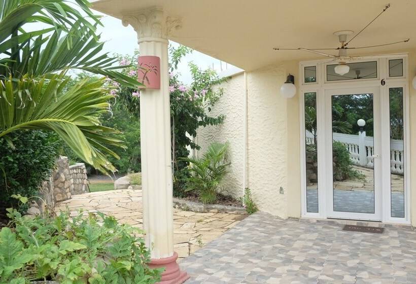 هتل Jardines Del Paraiso