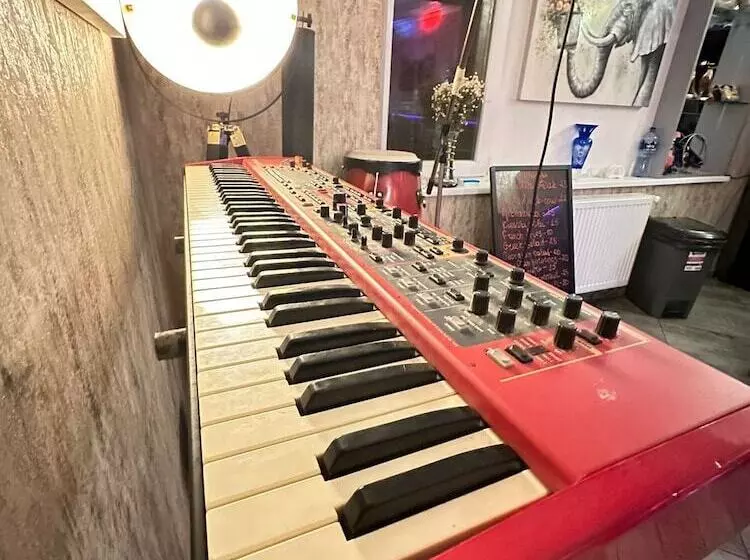 هتل Piano