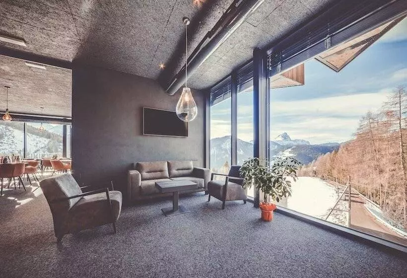 هتل Spaces