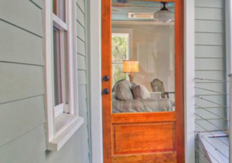 فندق The Roost Ocean Springs