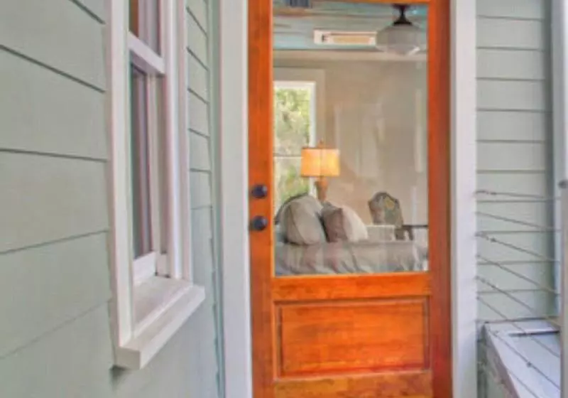 ホテル The Roost Ocean Springs