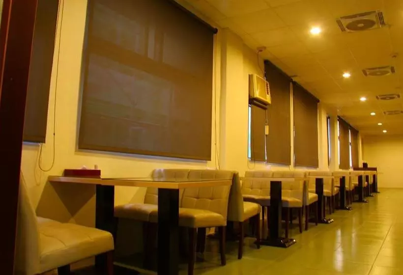 Shinyes Motel