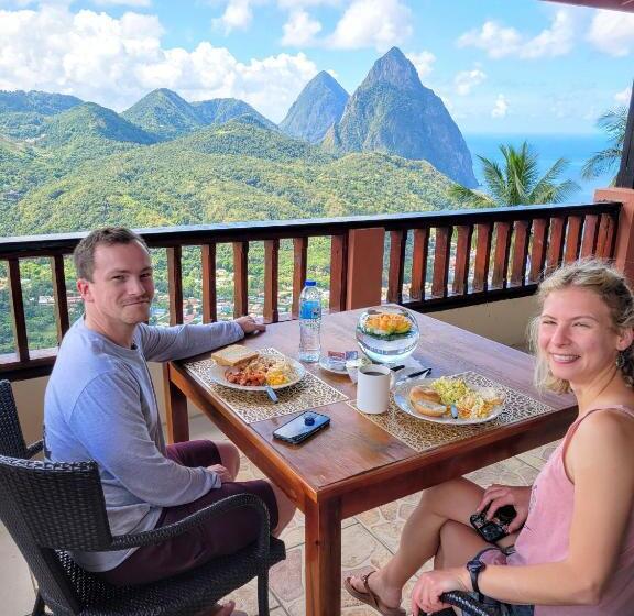 استراحتگاه Samfi Gardens