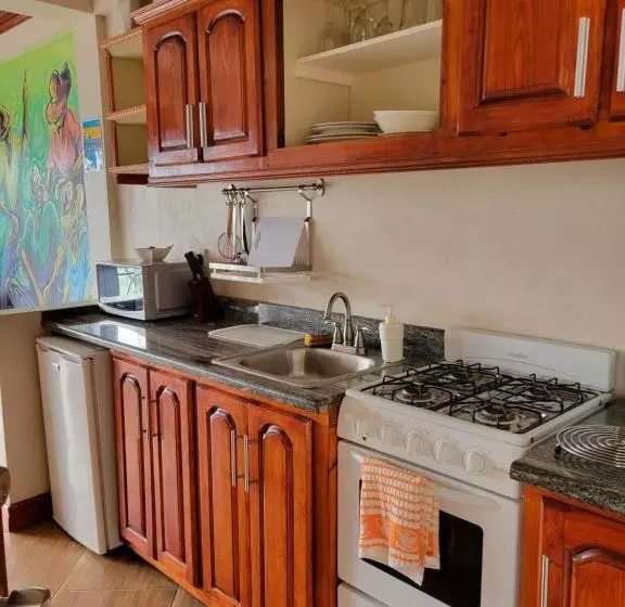 استراحتگاه Samfi Gardens